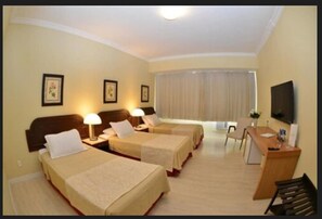 Standard Triple Room | Minibar, in-room safe, desk, free WiFi - Hotel Rio Lancaster (Rio de Janeiro)