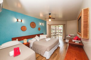 Suíte Luxo | Allergikerbettwaren, Zimmersafe, Verdunkelungsvorhänge