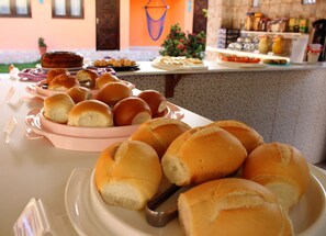 Petit déjeuner compris tous les jours