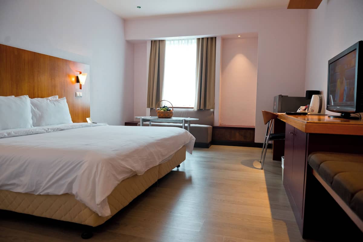 Chambre Deluxe, 1 trÚs grand lit | 1 chambre, literie de qualité supérieure, bureau