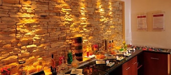 Parkcity Everly Hotel