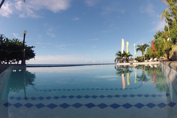 2 utendørsbassenger