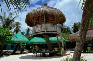 Gazebo - Mangodlong Rock Resort (San Francisco)