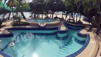 Utomhuspool