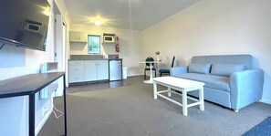 Executive Suite | 1 bedroom, individually furnished, desk, free WiFi