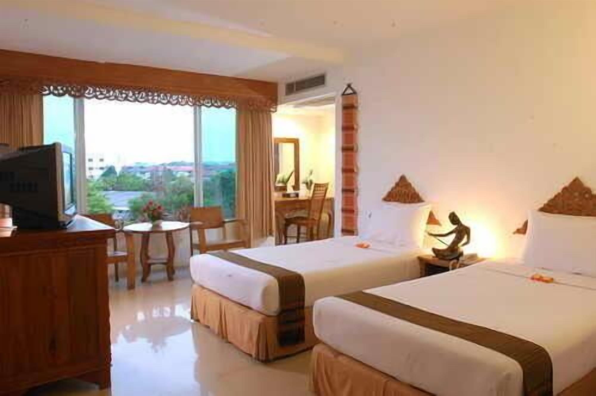 Superior Room | Desk, rollaway beds, free WiFi, bed sheets