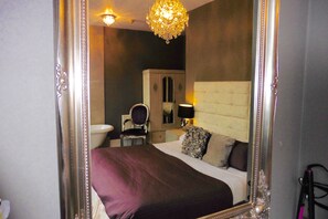 Suite (INACTIVE) | Egyptian cotton sheets, premium bedding, individually decorated - Brighton Inn Boutique Guest Accommodation (Brighton)