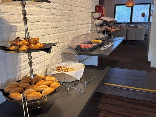 Free daily buffet breakfast - Hotel Schilberg (Slenaken)