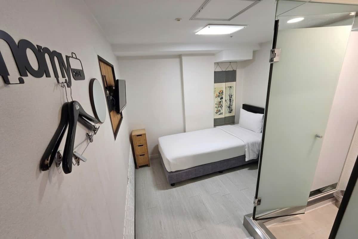 Einzelzimmer | Verdunkelungsvorhänge, Bügeleisen/Bügelbrett, kostenloses WLAN