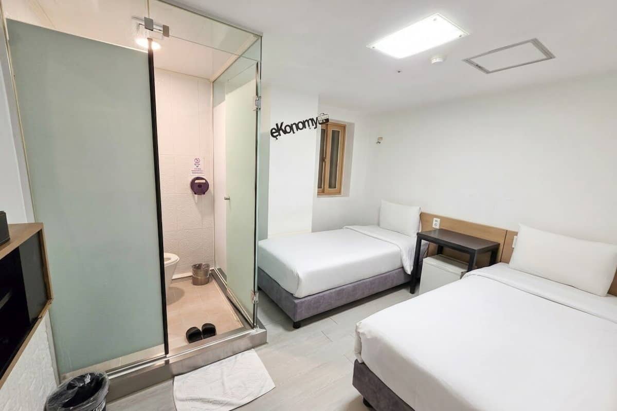 Ekonomy Twin (No Windows) | Verdunkelungsvorhänge, Bügeleisen/Bügelbrett, kostenloses WLAN