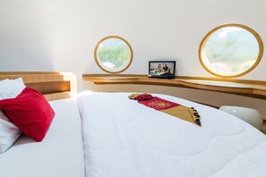 DNA Room | In-room safe, desk, free WiFi, bed sheets