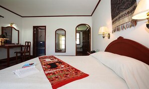 Standard Double Room | Minibar, in-room safe, desk, rollaway beds - Vansana Plain of Jars Hotel (Phonsavan)