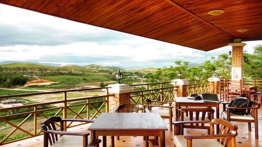 Vansana Plain of Jars Hotel