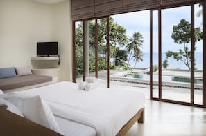 Villa, piscine privée, vue mer | Coffres-forts dans les chambres, bureau, Wi-Fi gratuit, draps fournis