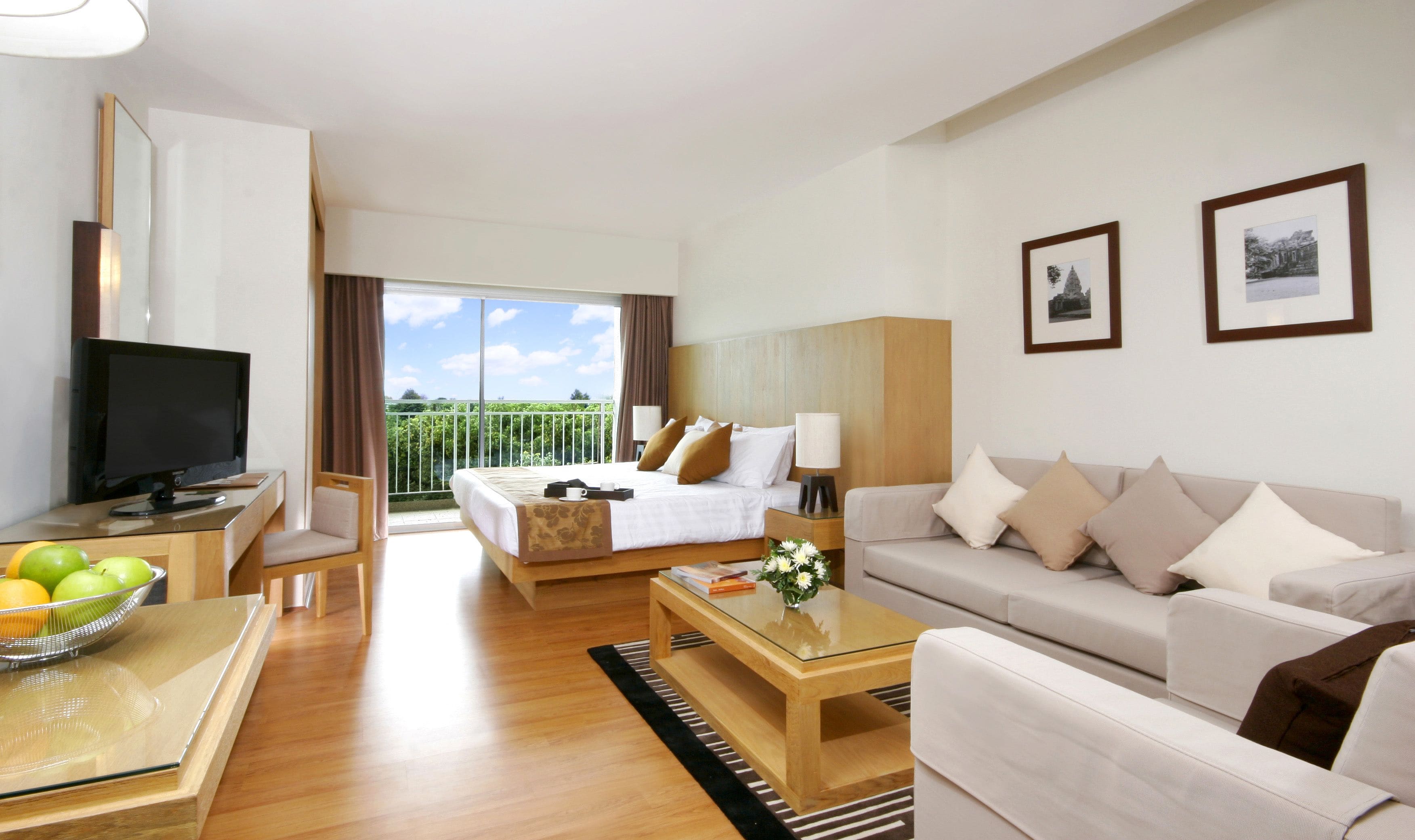 studio suite | city view