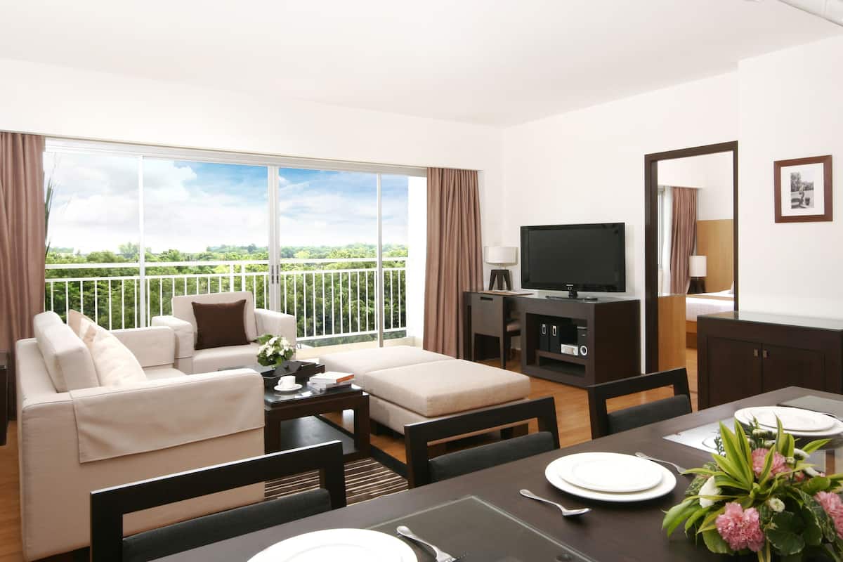 Two Bedroom Suite | ห้องนั่งเล่น | ทีวีจอแบน, เครื่องเล่นดีวีดี