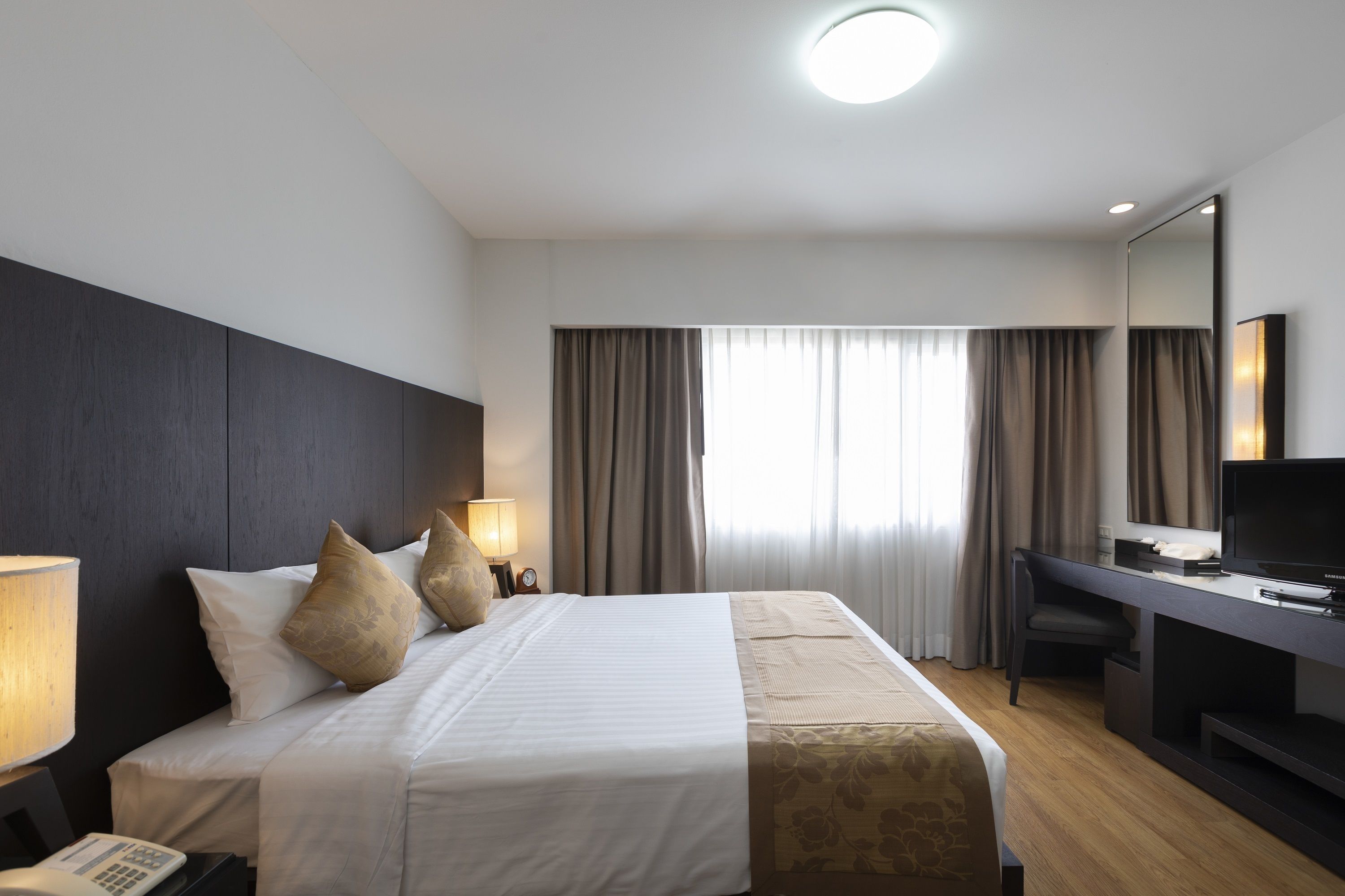 studio suite | premium bedding, minibar, desk, blackout curtains