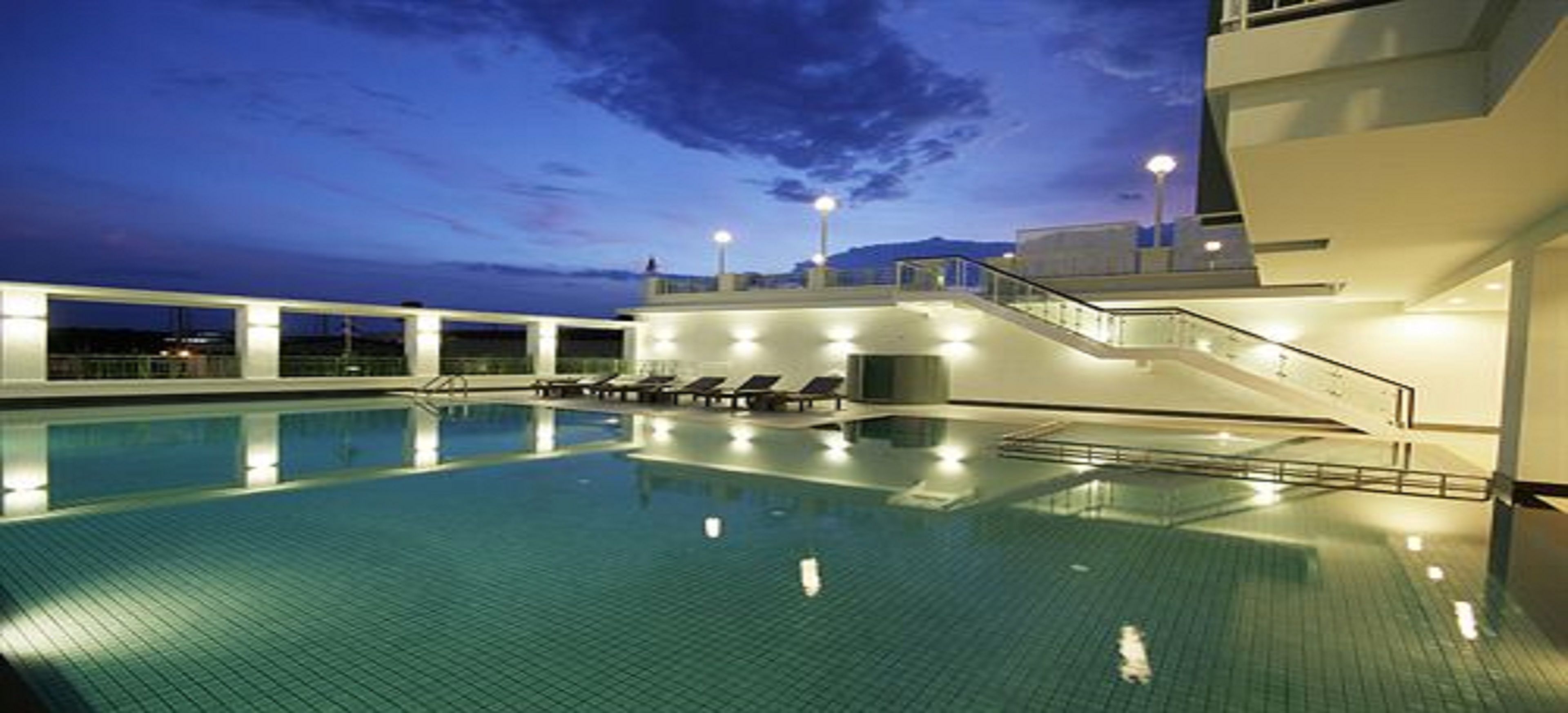 outdoor pool, pool loungers