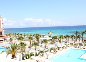 Seasonal outdoor pool - Vrissiana Boutique Beach Hotel (Paralimni)