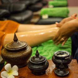 Phòng trị liệu đôi, phòng tắm hơi, bồn tắm thủy lực, phòng xông hơi