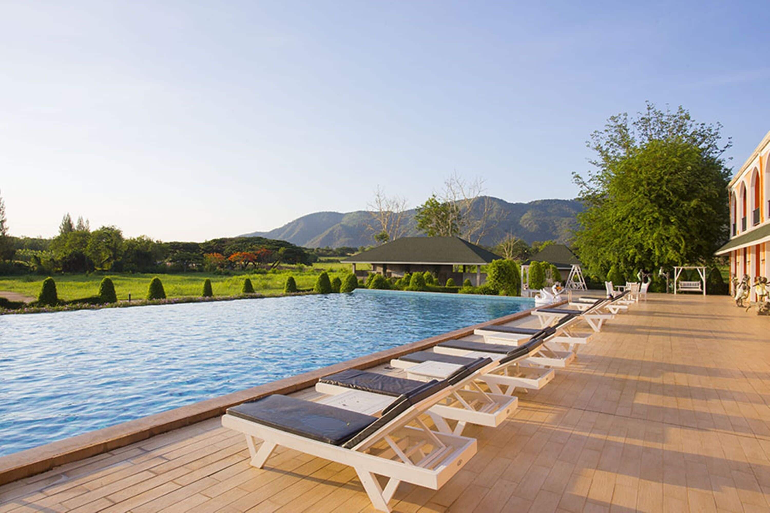 Pitunia B - Deluxe Pool View | Útsýni úr herberginu