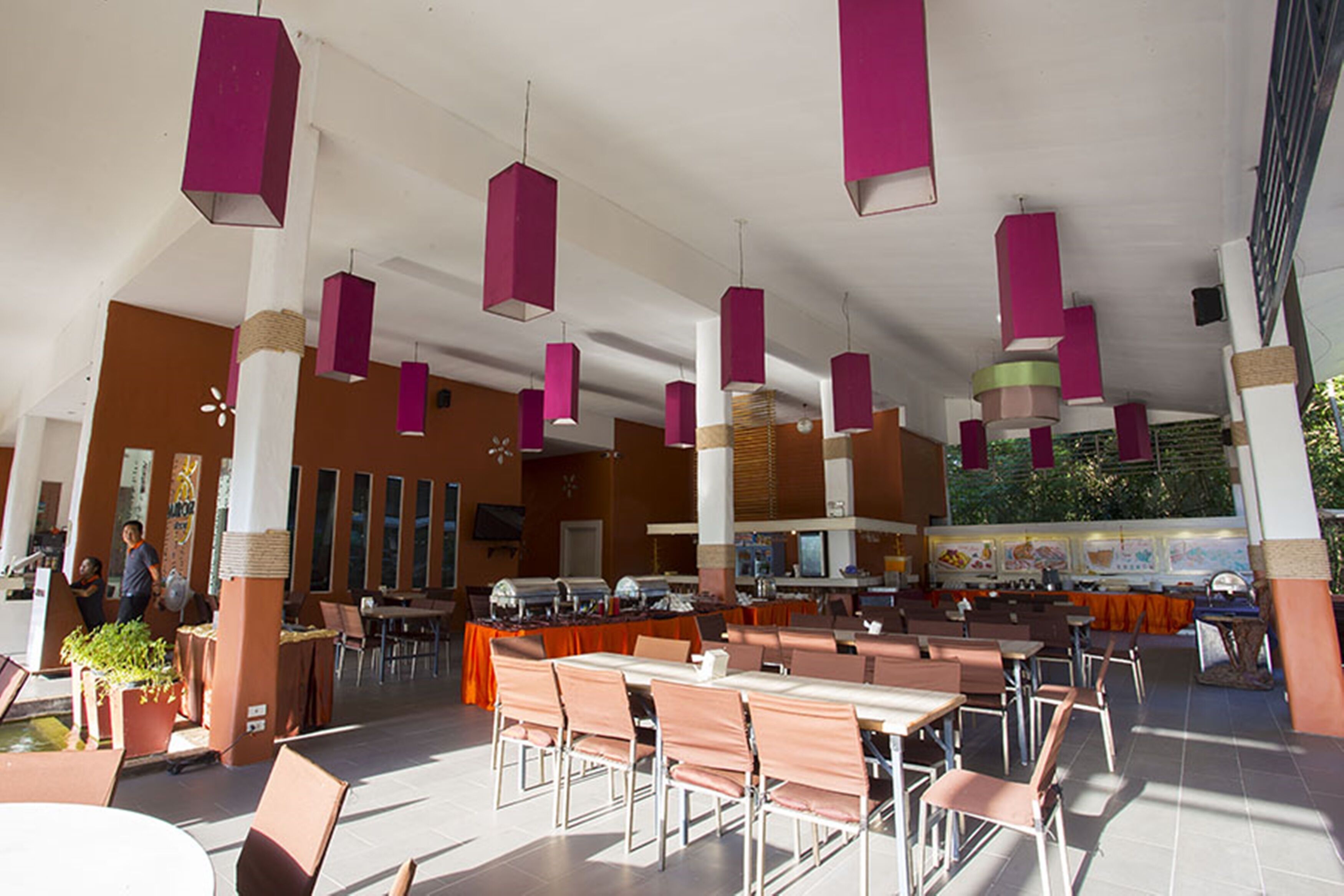 Daily local cuisine breakfast for a fee