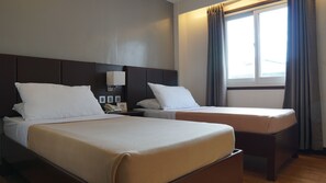 Deluxe Twin Room | Desk, rollaway beds, free WiFi, bed sheets - CBD Plaza Hotel (Naga)