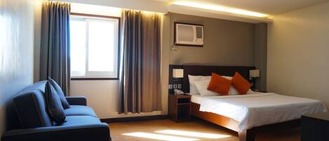 Suite Exécutive | Bureau, lits pliants/supplémentaires, Wi-Fi gratuit, draps fournis