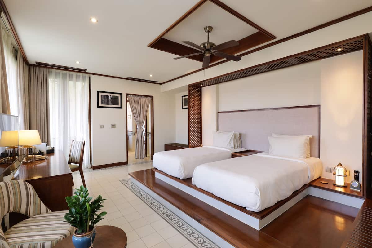 Deluxe Town Double/Twin | 1 bedroom, minibar, in-room safe, desk