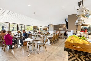 Daily cooked-to-order breakfast for a fee