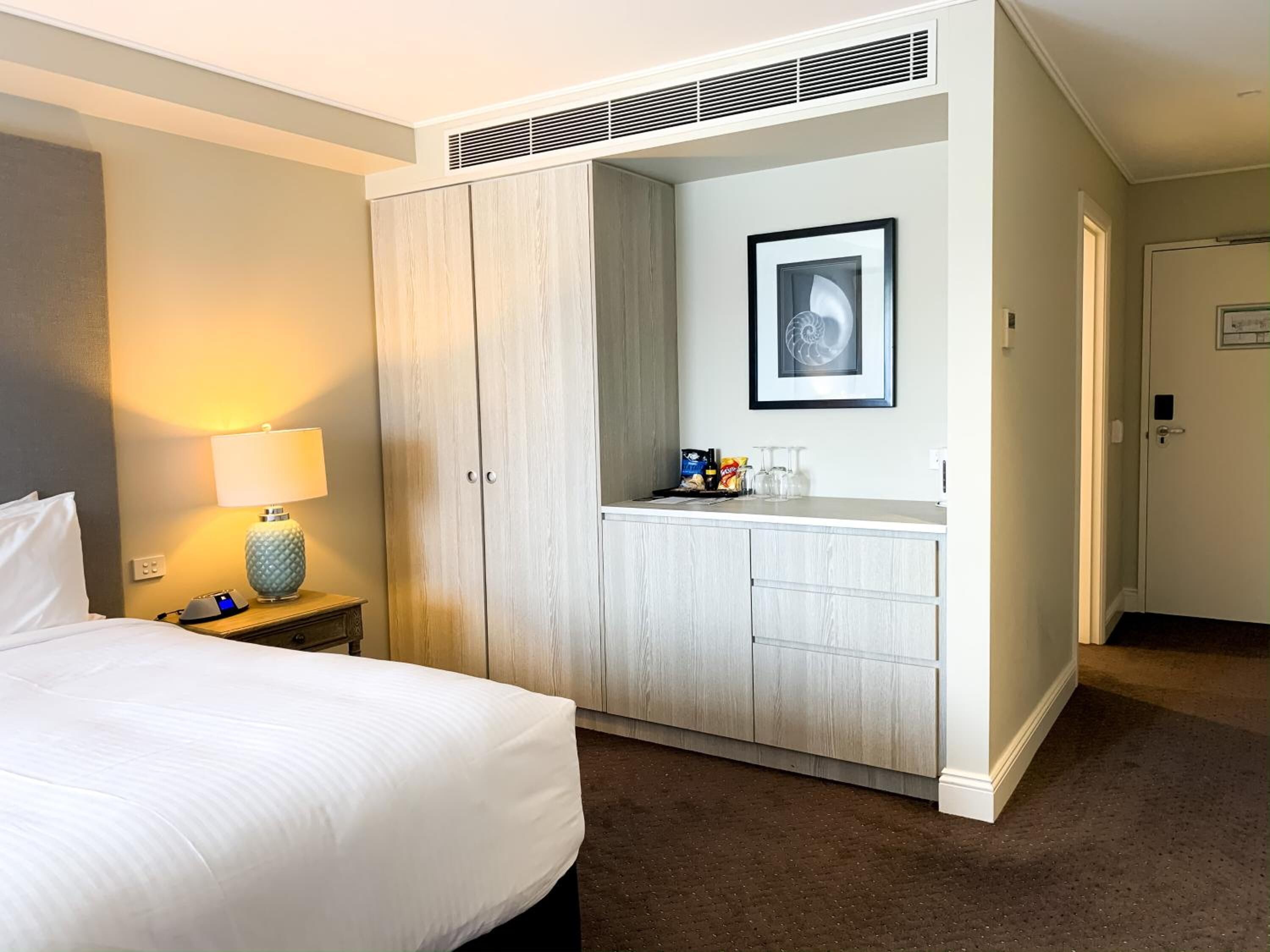 premium bedding, pillow-top beds, minibar, in-room safe