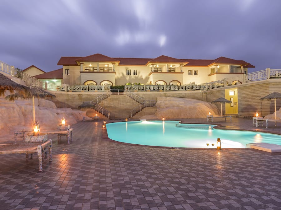 Deluxe Room | Outdoor pool