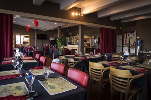 Lunch and dinner served, sushi - Hotel New Flanders (Sint-Niklaas)