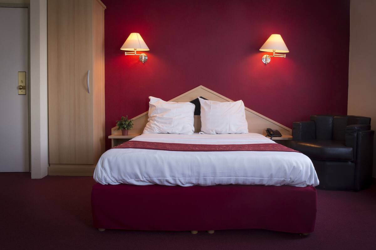 In-room safe, free WiFi