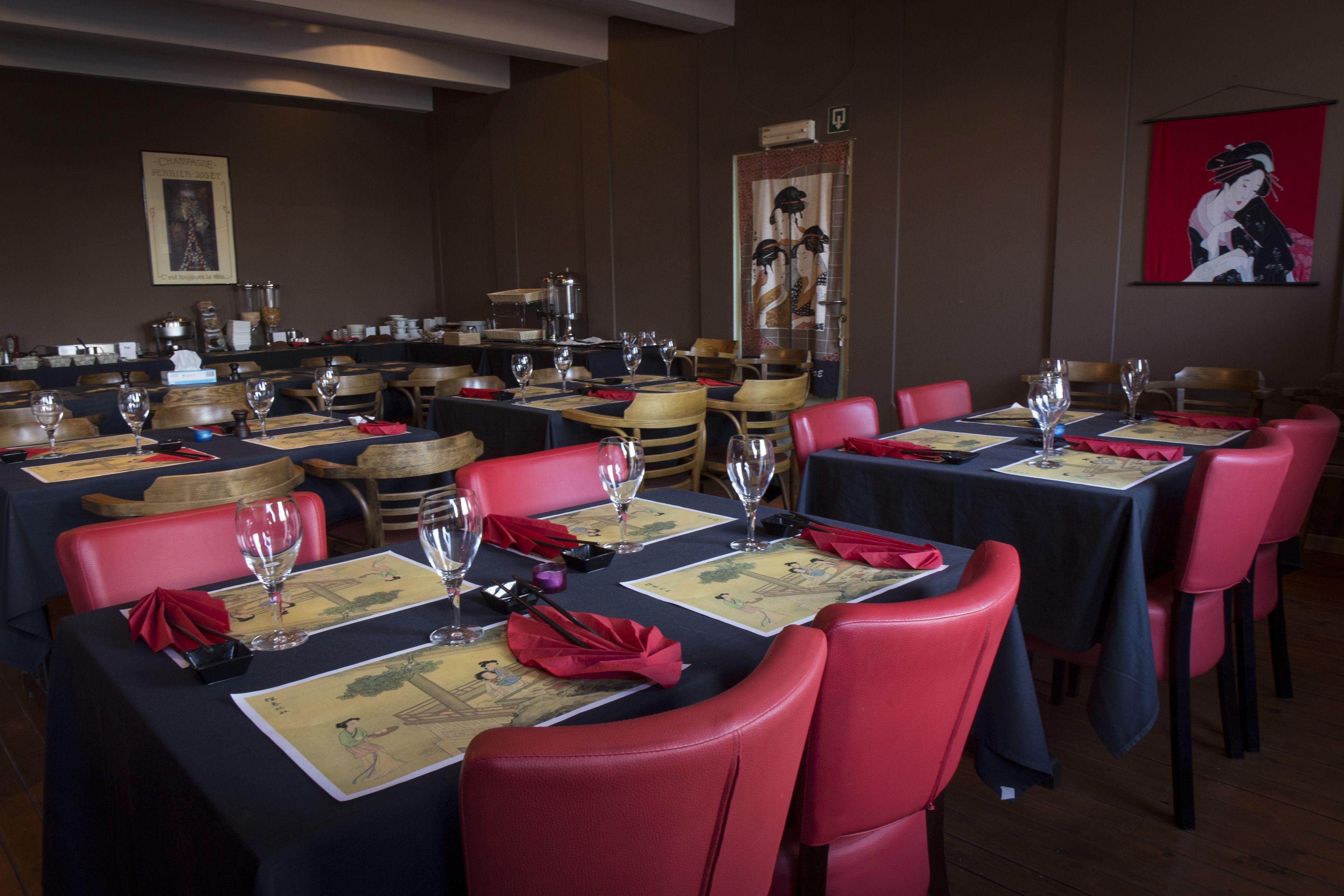 Lunch and dinner served, sushi