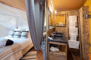 Luxury Tent, Non Smoking, Park View | Bathroom