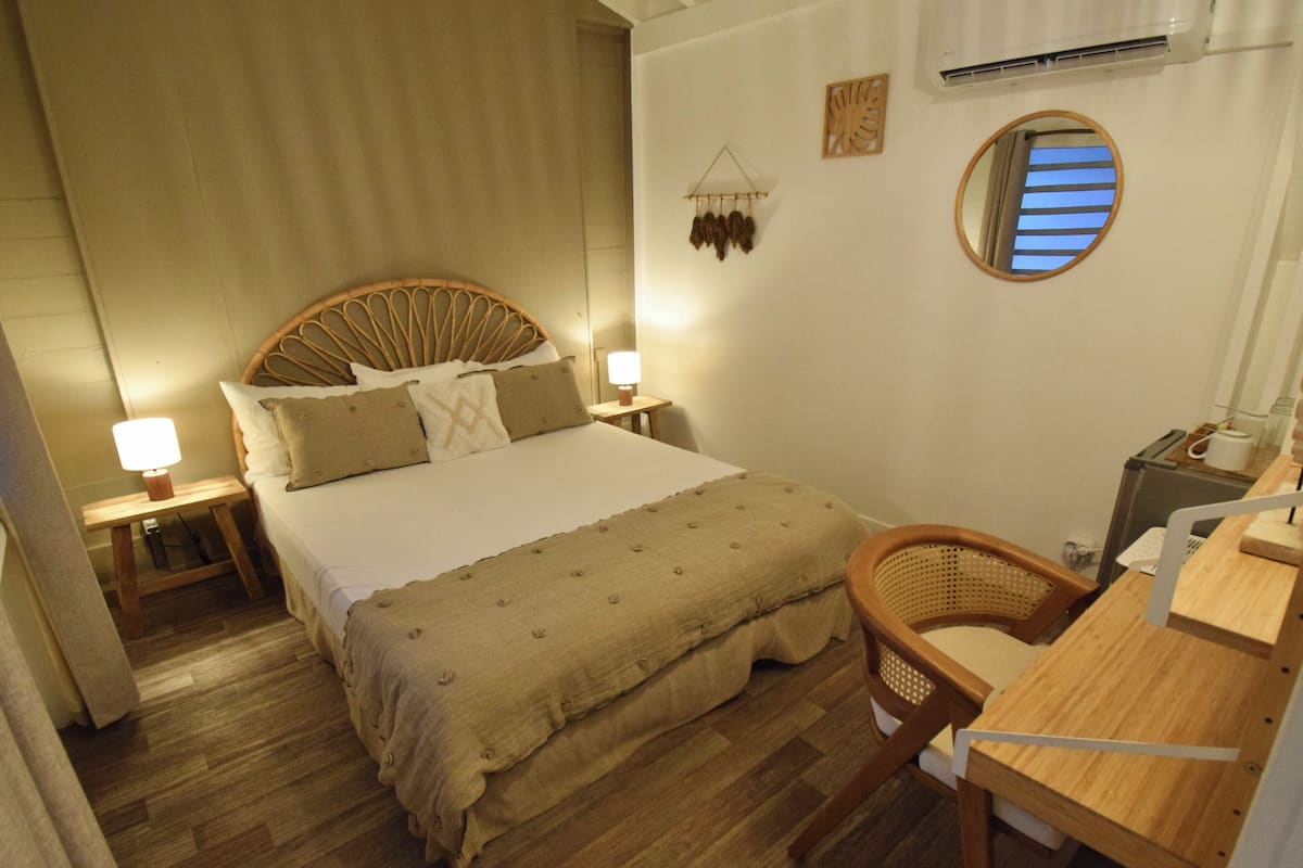 Minibar, in-room safe, iron/ironing board, free cribs/infant beds