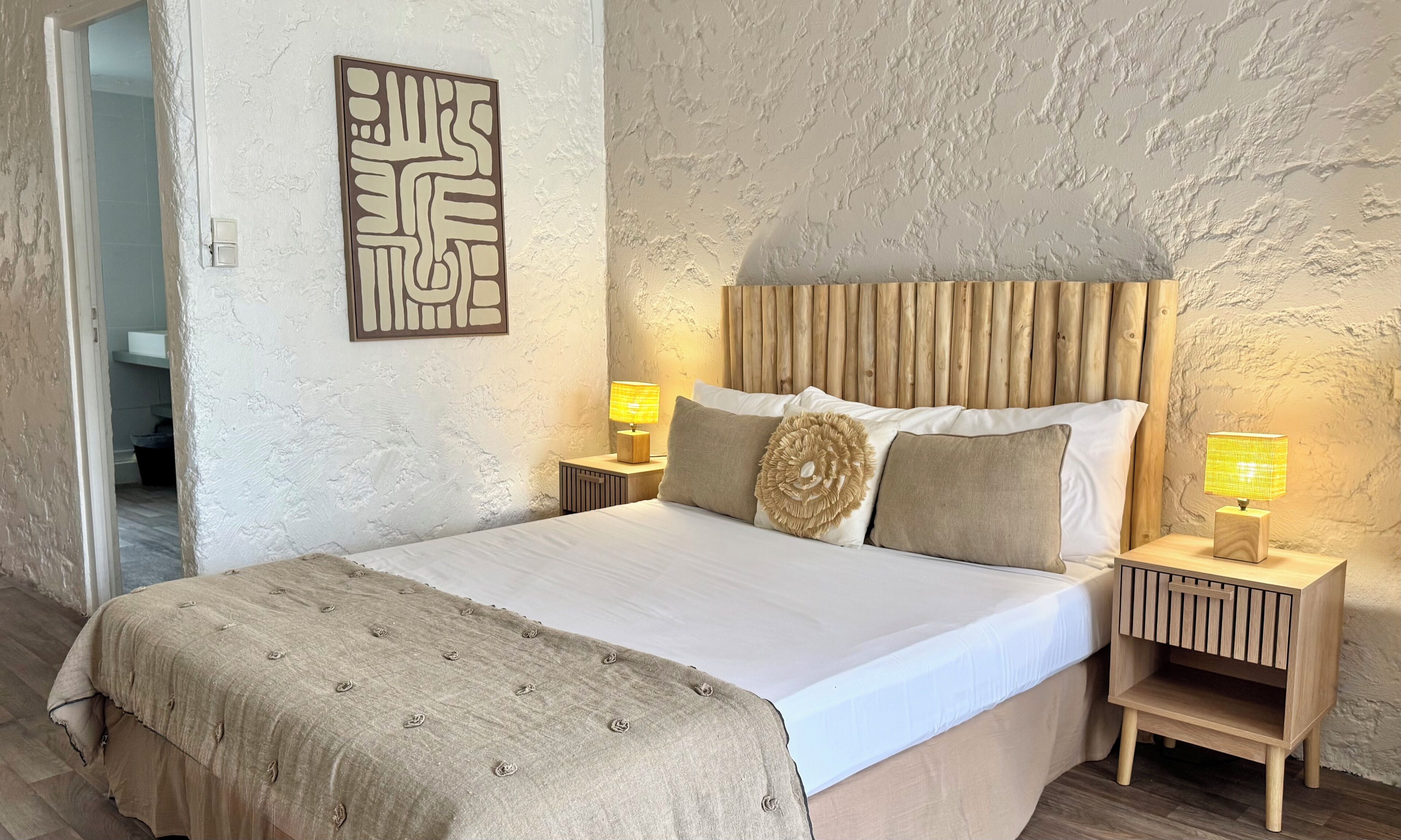 Coralie | Minibar, in-room safe, iron/ironing board, free cribs/infant beds