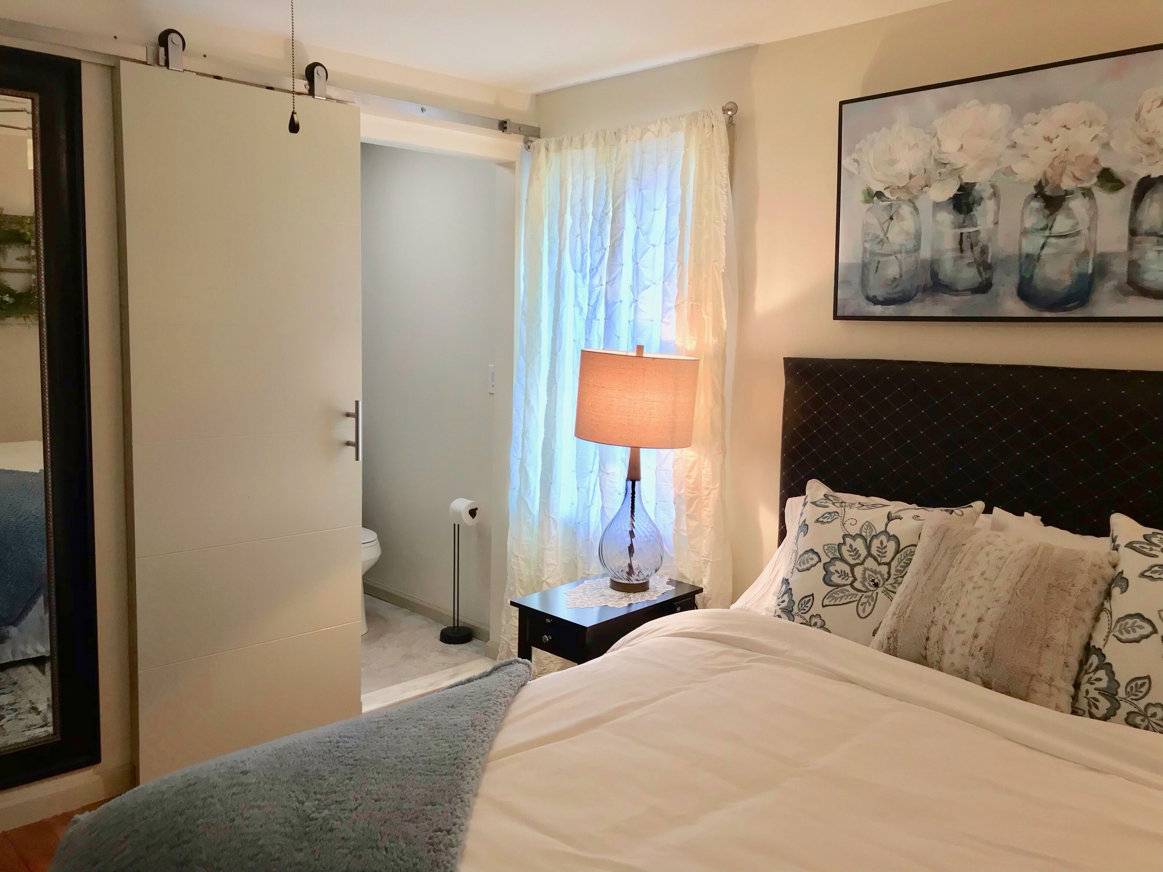 Phòng, 1 giường cỡ queen | Bộ đồ giường cao cấp, trang trí khác biệt 