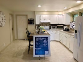 Habitación, 1 cama de matrimonio | Cocina compartida