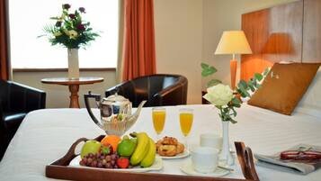 Literie de qualité supérieure, coffres-forts dans les chambres, bureau