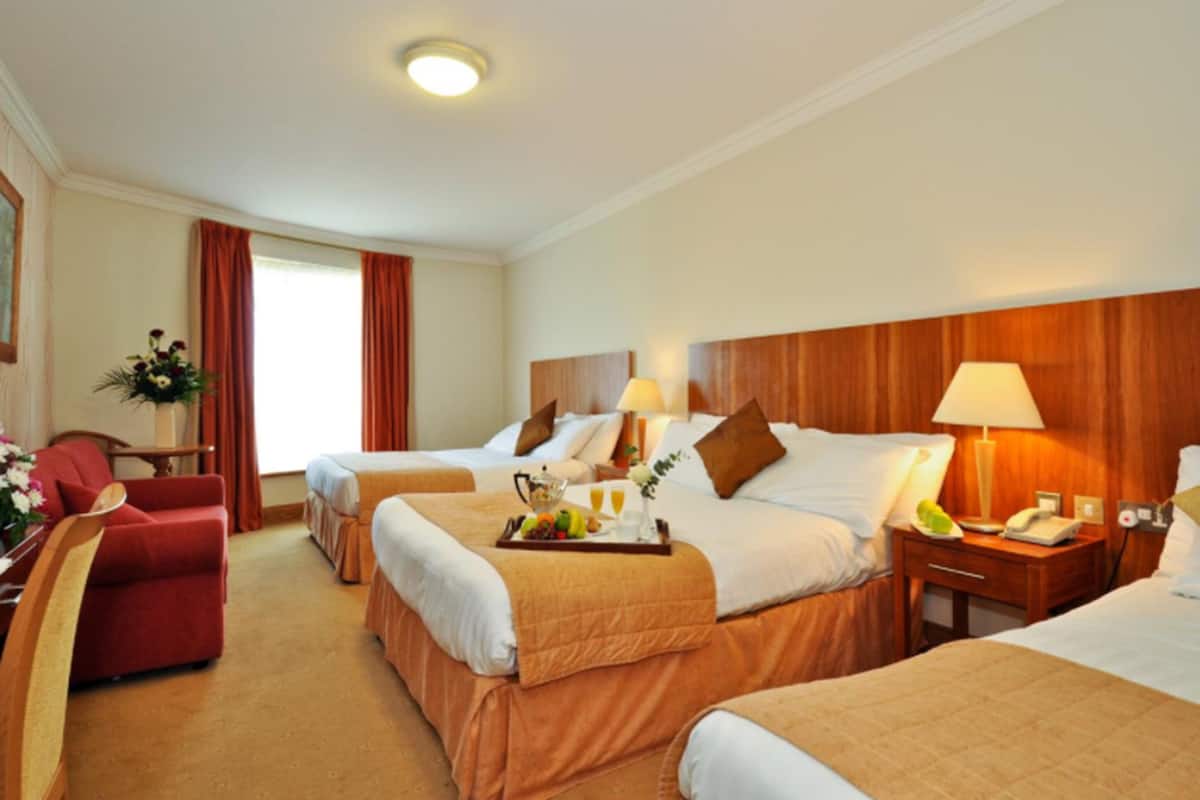 premium bedding, in-room safe, desk, iron/ironing board