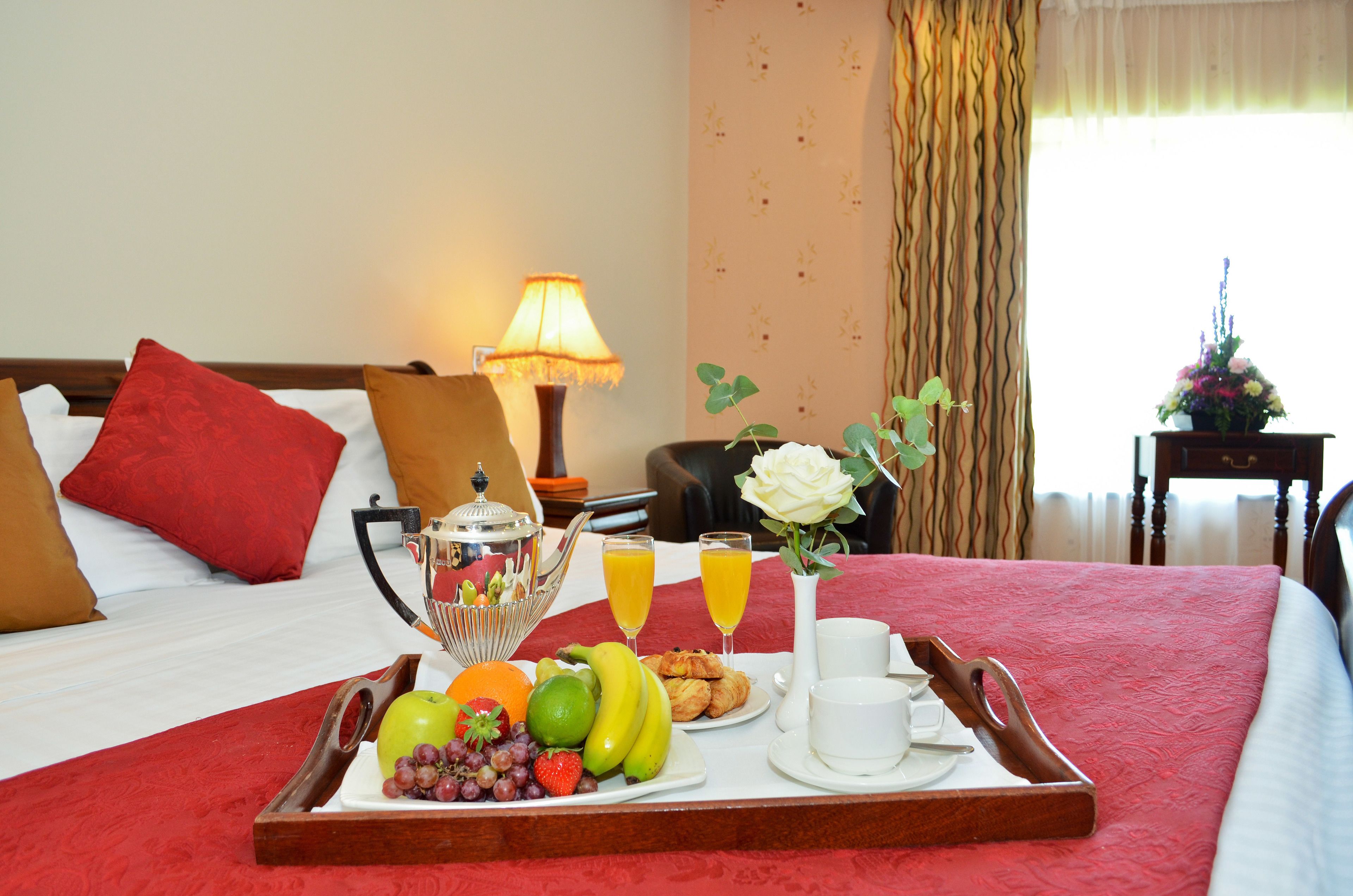 daily full breakfast (eur 8 per person)