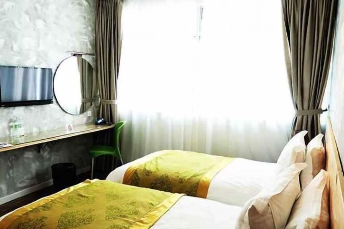 In-room safe, desk, laptop workspace, blackout curtains