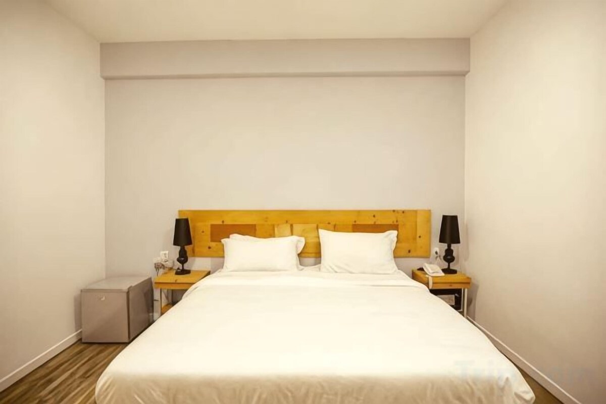 In-room safe, desk, laptop workspace, blackout curtains