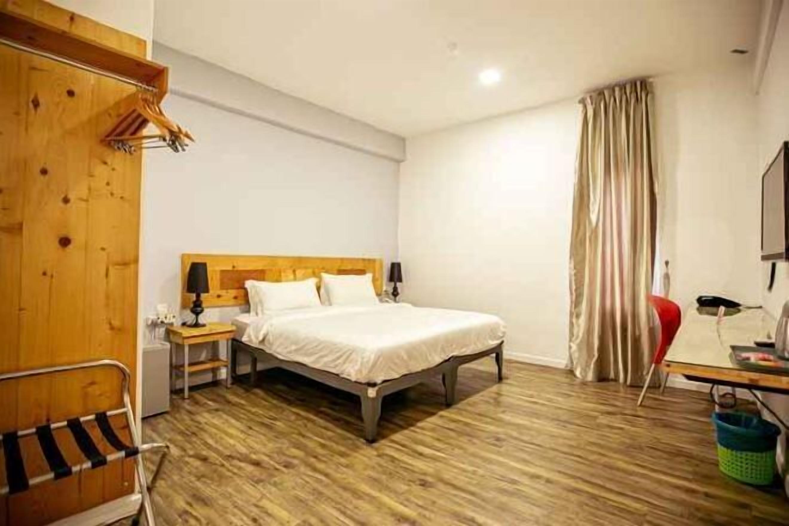 In-room safe, desk, laptop workspace, blackout drapes