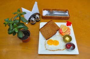 Free daily English breakfast 