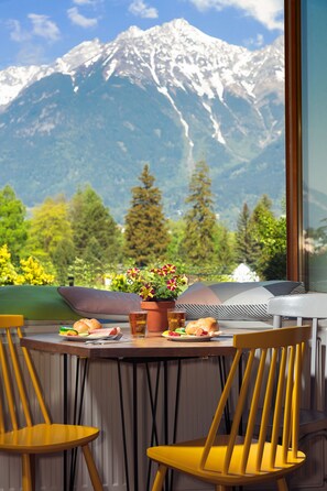 Petit déjeuner buffet servi tous les jours en supplément