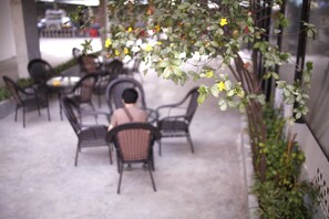 Tempat makan luar