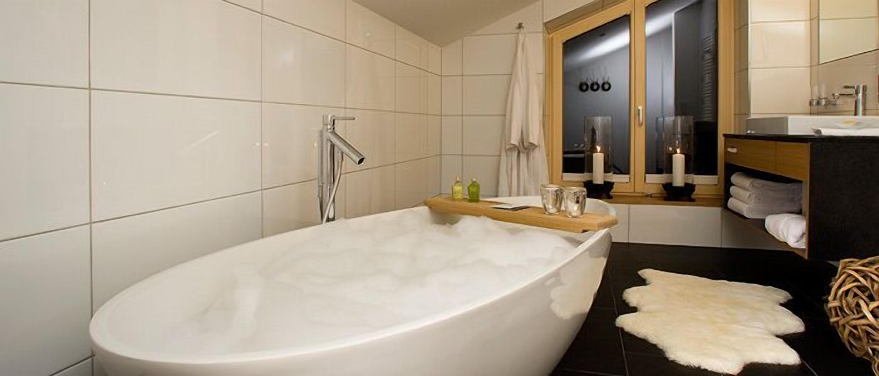 apartment mittagsfluh (plus 60 eur final cleaning) | deep-soaking bathtub